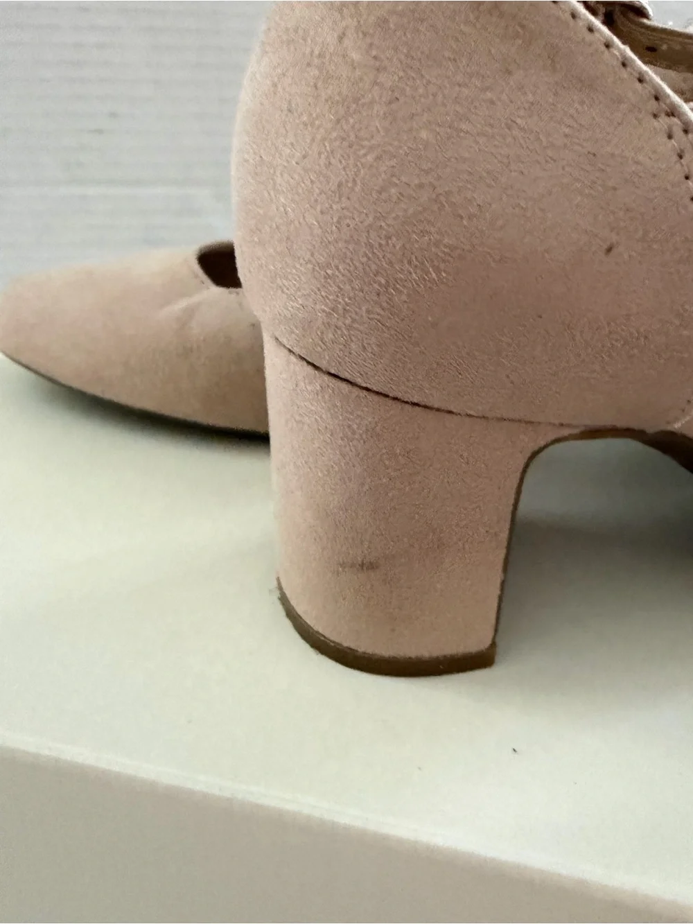 LIFESTRIDE Women's Tracy Strappy Pumps heels Taupe Suede, Size 6